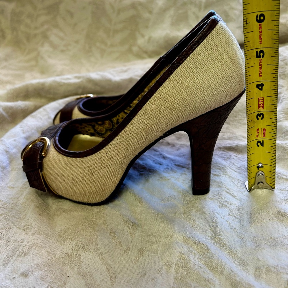 Mossimo Peep Toe Pumps size 6.5 - Picture 9 of 10